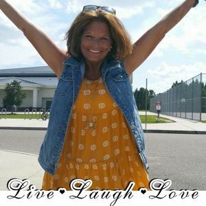 Meet your Posher, Deborah